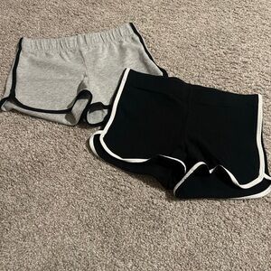 Aritzia tna hold it shorts